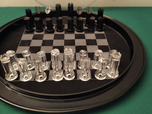 Scacchiera rotonda plexiglass fine anni 70