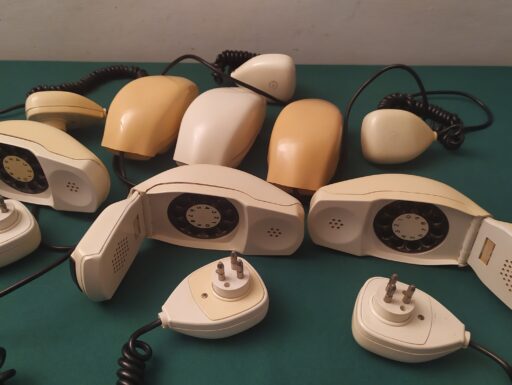 Telefoni d’epoca “grillo” anni 60/70
