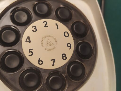 Telefoni d’epoca “grillo” anni 60/70