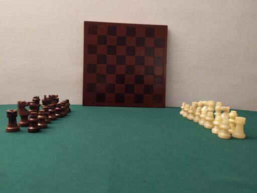 Scacchiera legno scacchi alabastro