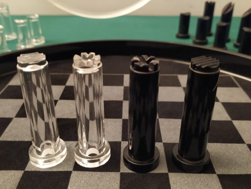 Scacchiera rotonda plexiglass fine anni 70