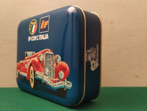 Scatola metallo ip con l’italia carte mercante in fiera