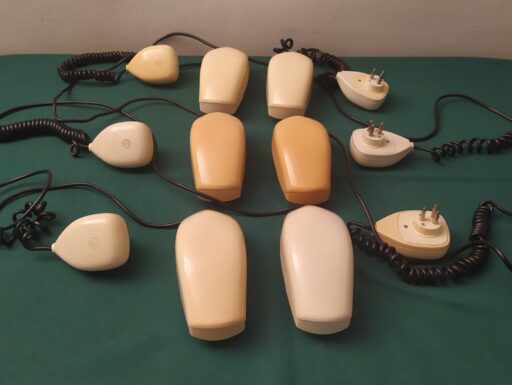 Telefoni d’epoca “grillo” anni 60/70