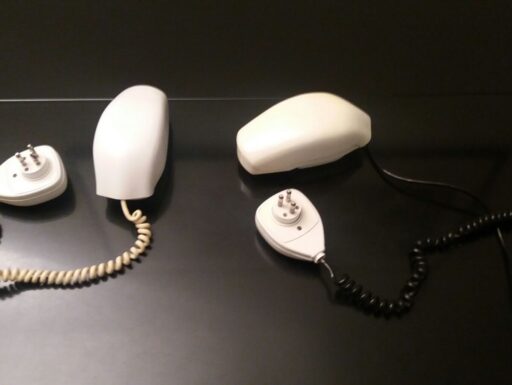 Telefoni d’epoca “grillo” anni 60/70