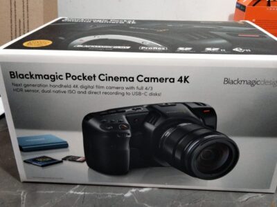 Bmpcc4k + smallrig cage + powerbank