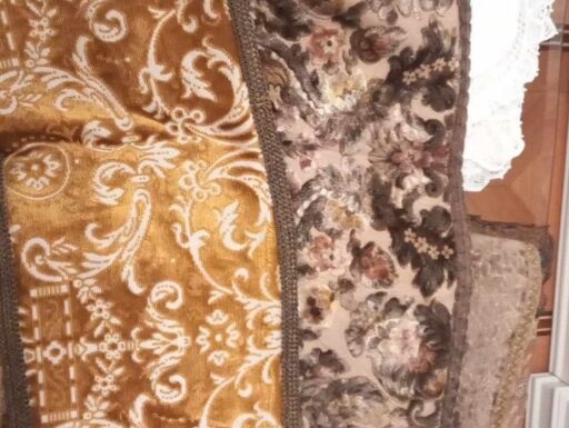 Velluti antichi per mobili e pizzi