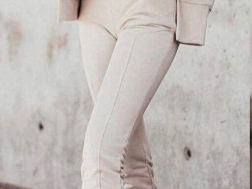 Tuta pantaloni e felpa nuovi con cartellino