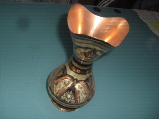 Vaso croato-dalmata rame inciso fine ‘900