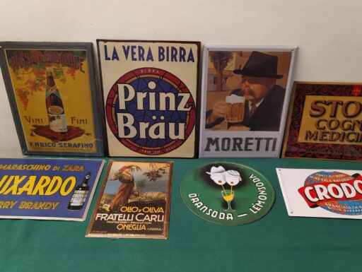 Targhe propagandistiche in metallo