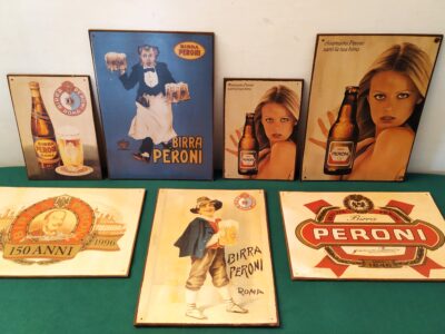 Propaganda d’epoca su tavole in legno