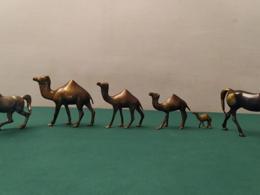 Dromedari e cavalli in ottone d’epoca