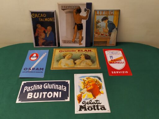 Targhe propagandistiche in metallo