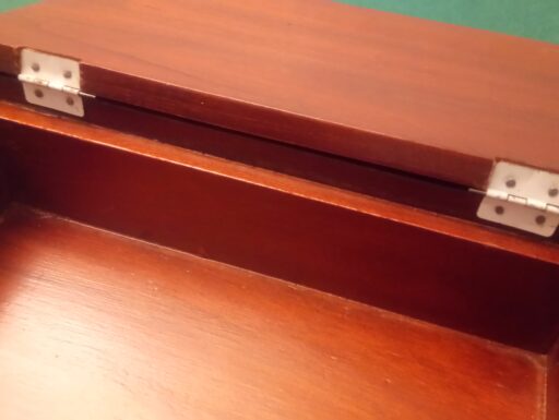 Scatole libro in legno intagliate