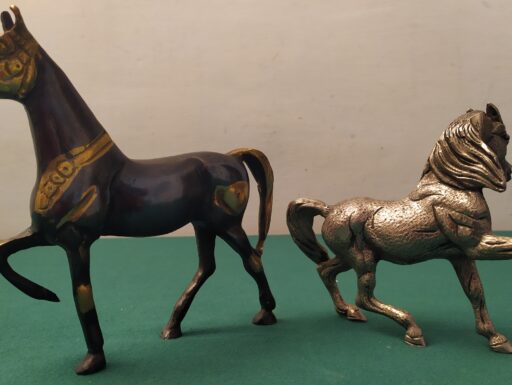 Dromedari e cavalli in ottone d’epoca