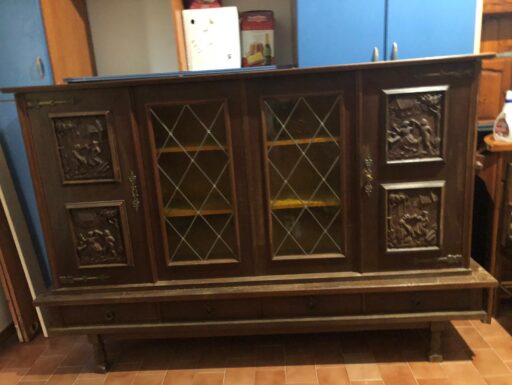 Tre mobili vintage usatti ma nuovi