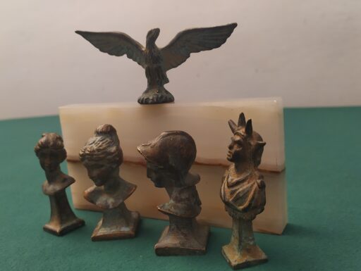 Mezzi busti e aquila romana bronzo
