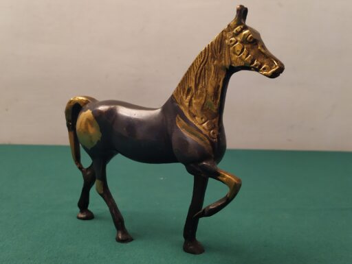 Dromedari e cavalli in ottone d’epoca