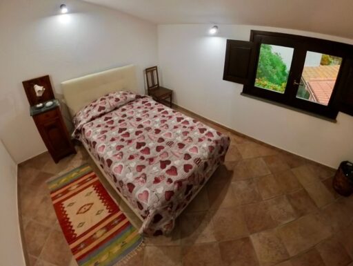 Casa indipendente con giardino