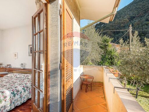 Villa in valdicastello