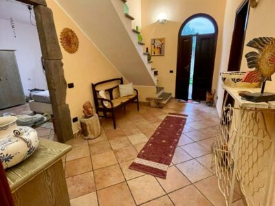 Casa indipendente con giardino