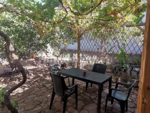 Casa indipendente con giardino