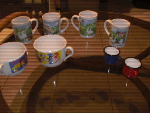 Tazze e tazzine varie. lotto di otto.