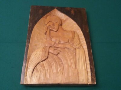 Scultura d’epoca su tavola legno