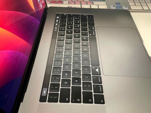 Macbook pro 15.3 i9 512 16giga