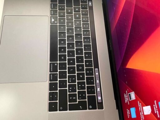 Macbook pro 15.3 i9 512 16giga
