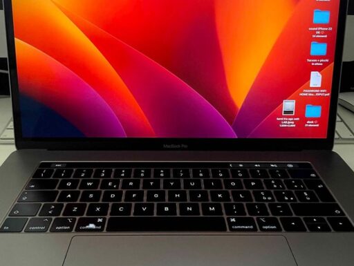Macbook pro 15.3 i9 512 16giga