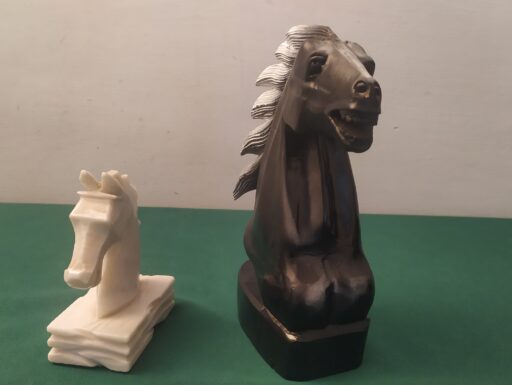 Teste di cavallo legno marmo