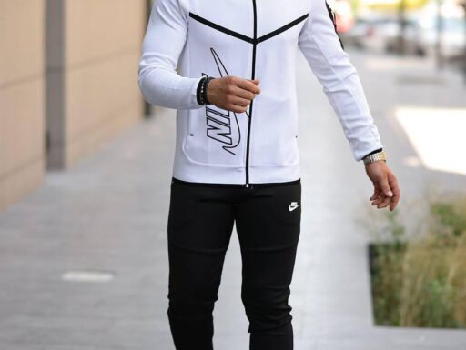 Tute nike tech – spedizione gratuita