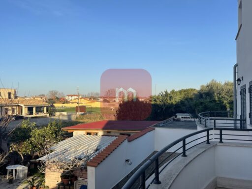 Villino fuori terra in esafamiliare fiumicino