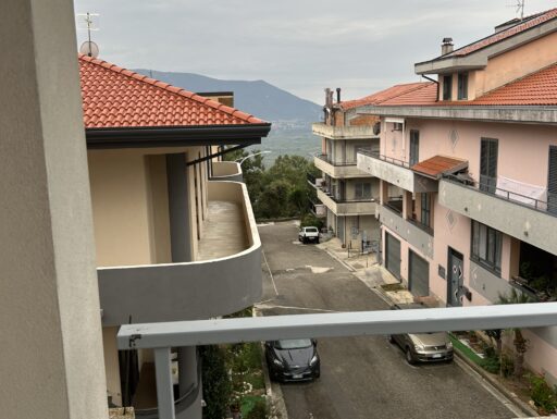 Casa indipendente di 3 livelli di 470m²