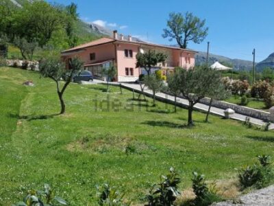 Casa indipendente 340 m² in contrada calvario, cusano mutri