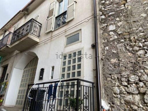 Casa indipendente di 140 m² in vendita a frasso telesino