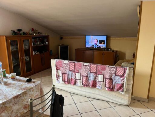 Casa indipendente di 3 livelli di 470m²