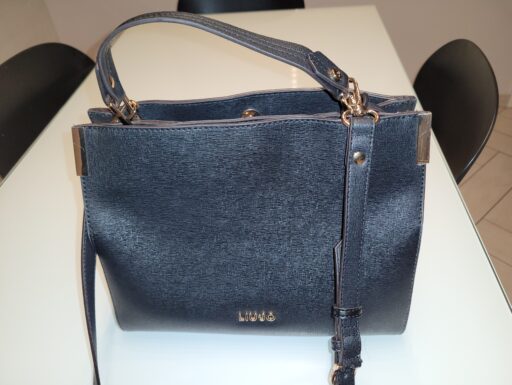 Borsetta liujo usata pochissimo