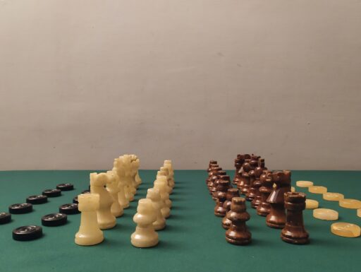 Pedine e pezzi scacchi-pietra di marmo onice