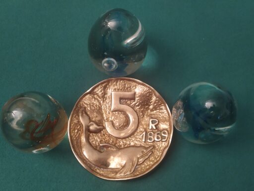 Fermacarte in ottone e plexiglass