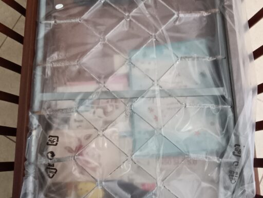 Lettino per bambini in noce massello