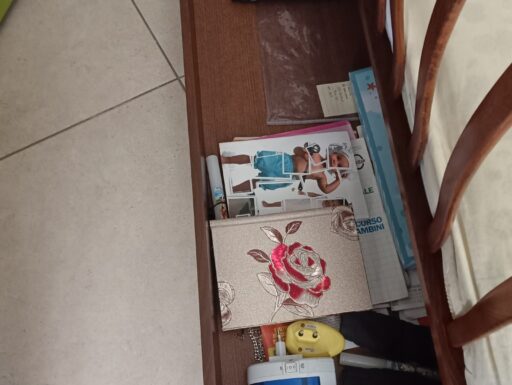 Lettino per bambini in noce massello