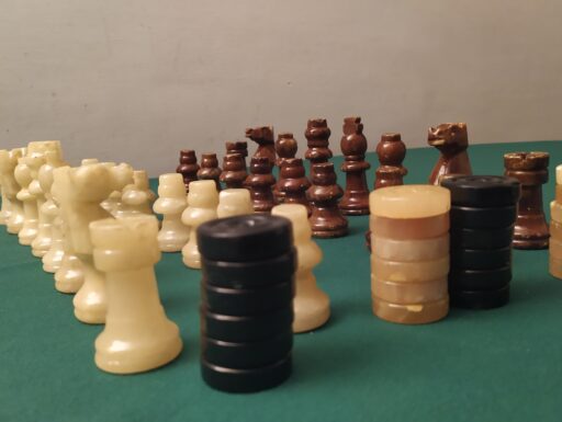 Pedine e pezzi scacchi-pietra di marmo onice