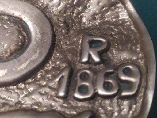 Fermacarte in ottone e plexiglass