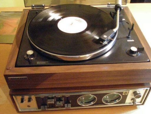 Riparazione radio d’epoca-grammofoni-amplificatori