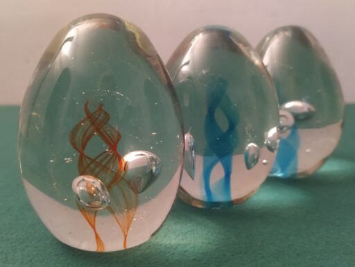 Fermacarte in ottone e plexiglass