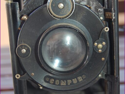 Antica grande macchina fotografica lastre tenax x esposizione