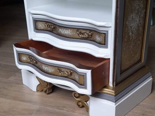 Comodini antiquariato rinnovati