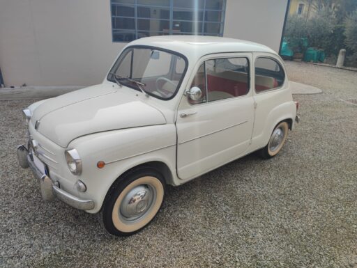 Auto d’epoca fiat 600 d