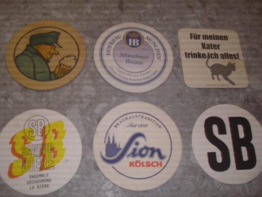 Sottobicchieri di cartone. lotto di sei, poco comuni.